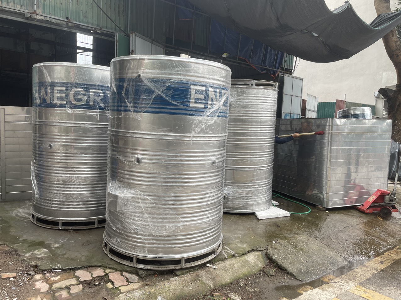 Bồn Bảo Ôn Inox 1000 Lít: Giải Pháp Dự Trữ Nước Nóng Hiệu Quả